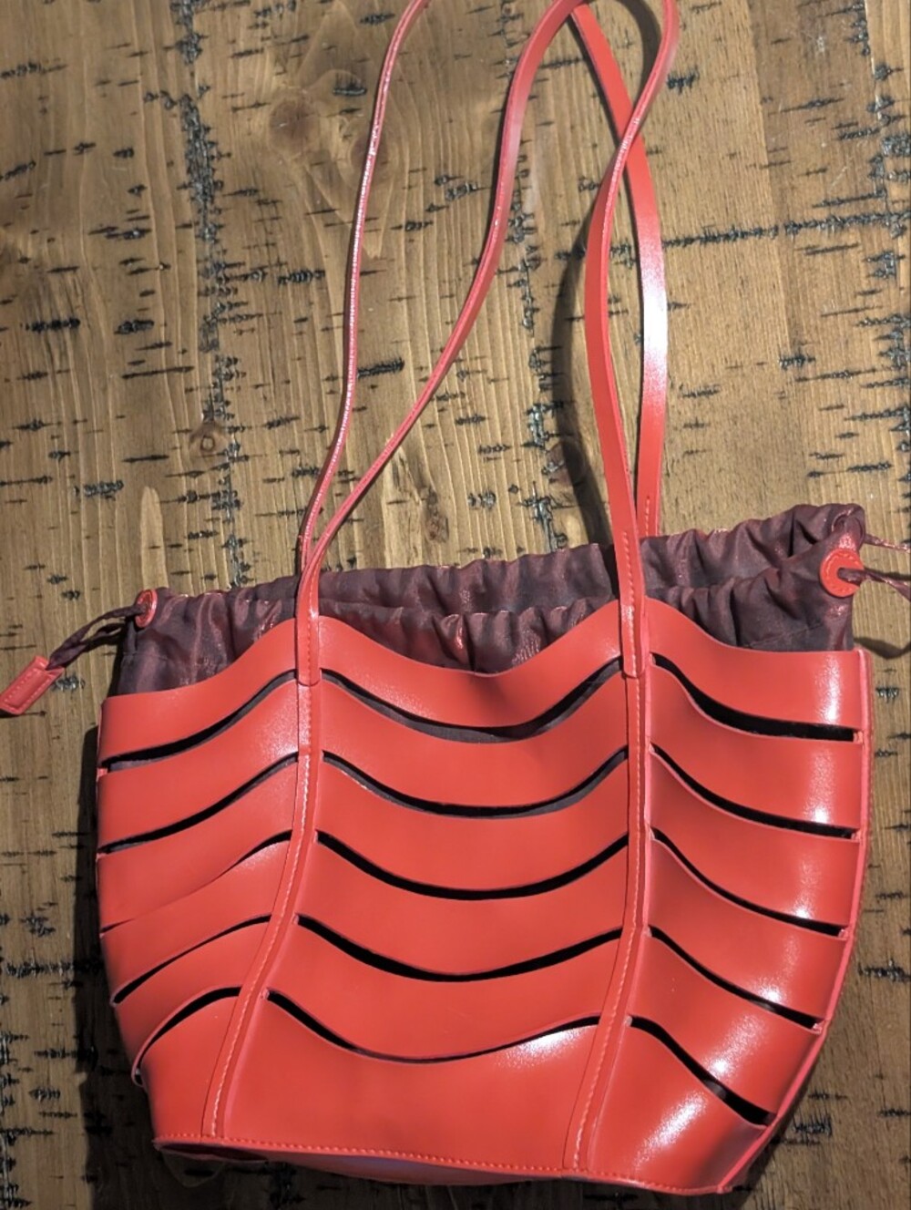 Red Wave Tote With Drawstring - Picture 3 of 10